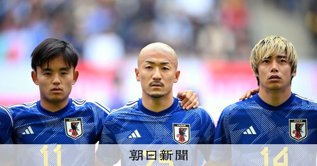 【新品/タグ付き】2022 カタールW杯 日本代表 ♯11 久保建英【Lサイズ】 21歳にして大物感」久保建英の“カタール入国時ファッション”が反響