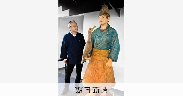 時代提げ物 人物根付 天然素材 在銘【鵜匠と鵜①】高さ約4.8cm 重さ約22ｇ 宇治の鵜匠とウッティーの絆、高さ190センチの彫刻で披露 [京都府