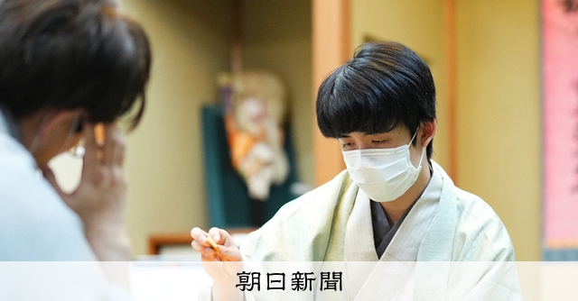 将棋 ロボット　オレンジ　アクション　フィギュア 可動式　藤井聡太　羽生善治 藤井聡太王将のおやつは「掛川桜のプリン」 羽生善治九段は「クッキー