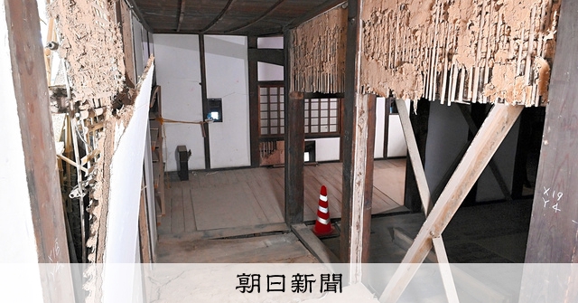 熊本城の宇土櫓、解体前最後の内部公開 復旧は2032年度予定 [熊本県]：朝日新聞