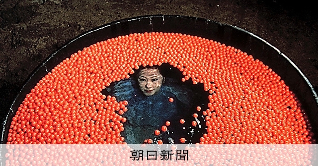 浪漫三部作、絢爛の美再び 鈴木清順監督生誕100年で4K修復：朝日新聞