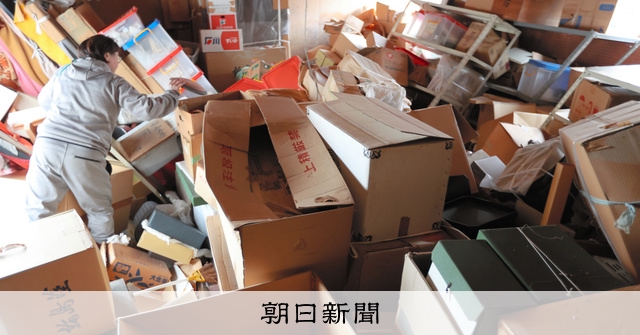 被災地の倉庫 生き残った500点の輪島塗 若い人に文化つなげたい [石川