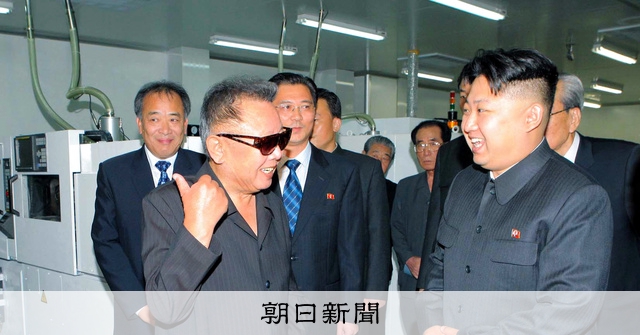 強気ときどき涙 40歳の最高指導者、金正恩氏の統治手法の特徴は