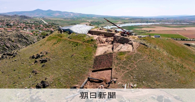 ヒッタイト　トルコ　埋蔵文化財　古代文明　遺跡　発掘品　オリエント　古美術　陶磁 ヒッタイト遺跡のアラカ・ホユックとスフィンクスの門（トルコ