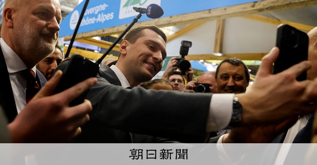 フォロワー130万、TikTok駆使の右翼政党党首 若者から声援：朝日新聞