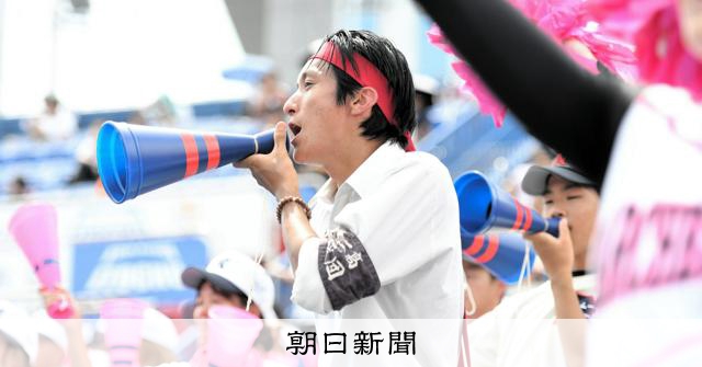 応援団長は異例の抜擢2年生、日大二「伝統」引き継ぐ野球部員の思い