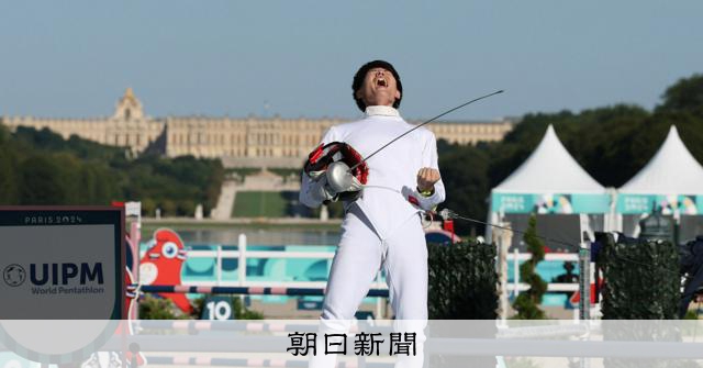 純銀メダル佐藤与作 AS20240811000857_comm.jpg