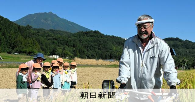よし、稲刈りいくぞう！」幾三米1800キロ収穫 本人が稲刈り [青森県