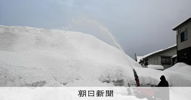 雪の降る朝の赤 青い森鉄道 降雪シーズンに向けて新たな雪対策を明らかに 年末年始の除