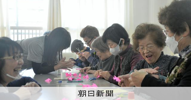 手話にぎやか 高齢者サロン 大津に開所 聴覚障害者、孤立させない