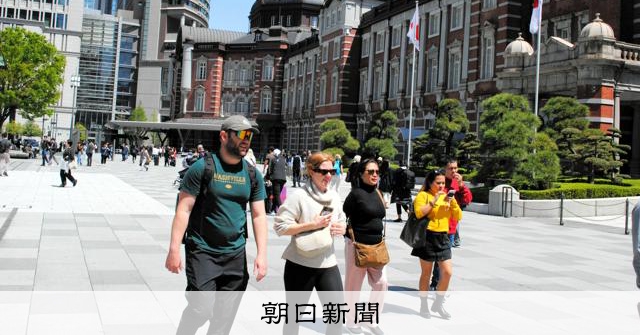 3月の訪日外国人客、過去最多の349.8万人 最速で1千万人超え:朝日新聞