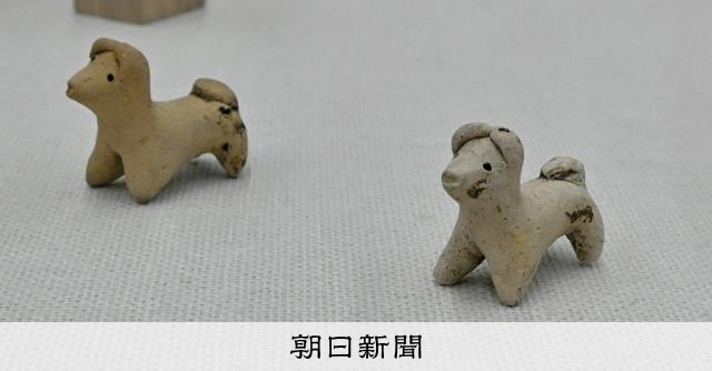 【吠えぬ 緑釉犬俑 約6㎝ 古代中国?土笛?犬神土人形】守護像 民間信仰 発掘 ColBase