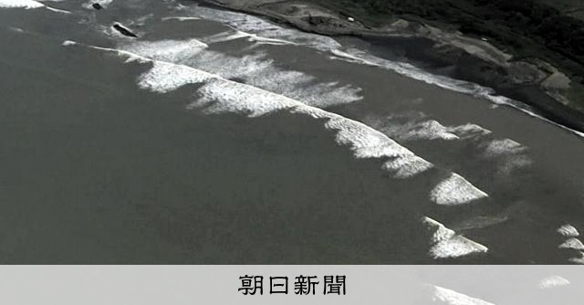「これはやばい」「津波、今もトラウマ」各地で避難急ぐ