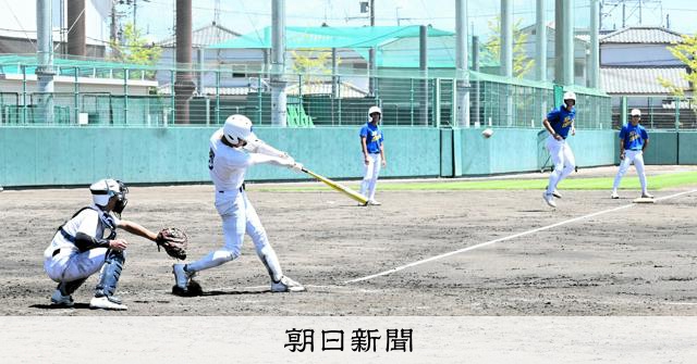 県岐阜商、紅白戦で仲間と真剣勝負「慣れて、元気が戻ってきた
