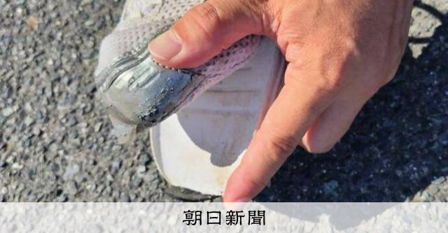 「靴底剝がれた!」今年は多め 靴修理店に依頼次々「のり付け屋」に