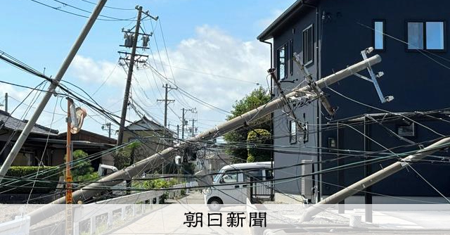 突風被害の静岡県牧之原市、一夜明け復旧急ぐ 損壊住宅372棟