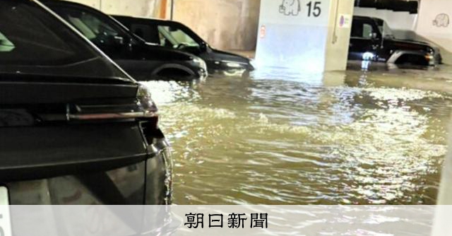 三重県四日市市に1時間123ミリの記録的大雨 車の浸水被害相次ぐ