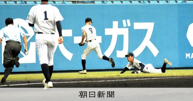 準優勝の徳島・阿南光、終盤まで粘り強さを発揮するも九回に力尽きる