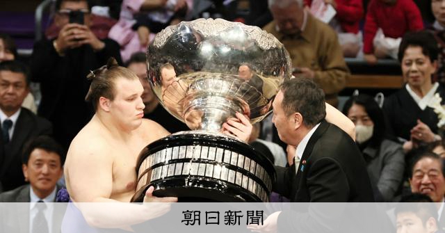 初優勝のウクライナ出身・安青錦 「異国で奮闘」どころではない才能
