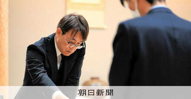 羽生善治九段が史上初の通算1600勝 55歳で達成、連勝で決める：朝日新聞