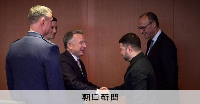 ゼレンスキー氏、NATO加盟の棚上げ言及 ベルリンで米特使と協議