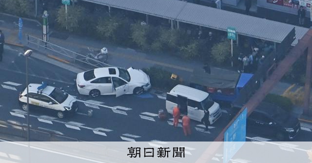 「捕まりたくなかった」パトカーに追跡され暴走か 14人死傷事故