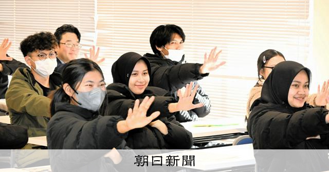 日本の交通ルールは多いけど…」 働く外国人に自転車講習会 [茨城県