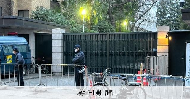 中国大使館への自衛官侵入　「遺憾」にとどめる日本対応に強まる批判 
 
日中関係が険悪化する中、中国大使館（東京都港区）に自衛官が侵入し、刃物を持ち込んだとみられる事件。