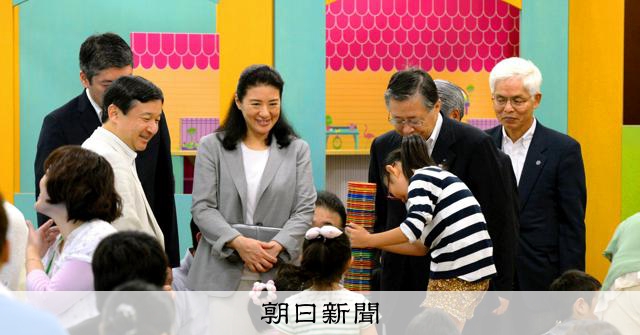 両陛下、6日から福島へ　「憤りが希望に」地元が語る13年前の訪問 
 
天皇、皇后両陛下は皇太子ご夫妻時代から度々東日本大震災の被災地に足を運び、被災者の暮らしに心を寄せてきた。