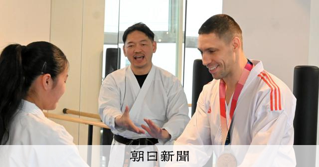 ウクライナ空手選手メダル返還に見る絆と平和の力