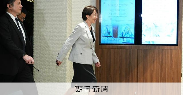 高市首相2カ月ぶり夜会合　滞在10分、党グループに「ありがとう」 
 
高市早苗首相は7日夜、自民党内の会合に相次いで出席した。首相が夜の会合に参加するのは約2カ月ぶりだ。今国会中は、首相公邸で過ごすのが中心だった。