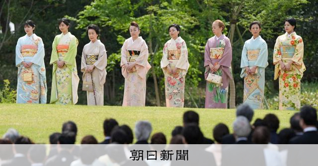 【写真まとめ】和和洋洋和和洋…、あす春の園遊会 
 
天皇、皇后両陛下が主催する園遊会が4月17日、東京・元赤坂の赤坂御苑で開かれます。毎年、春と秋の2回、三権の長や各機関の要人、各界の功績者が招かれて催されます。