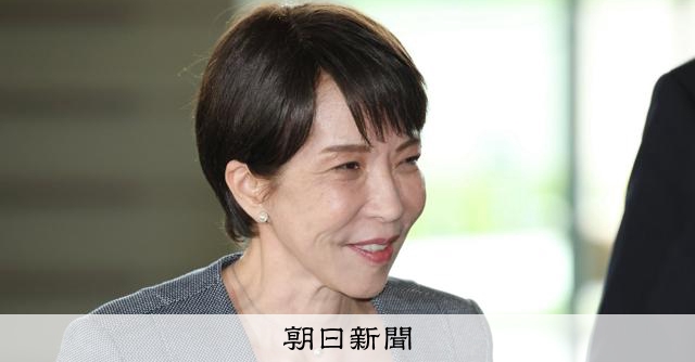 高市首相、初当選した自民新人の衆院議員の会食に参加　約15分滞在 
 
高市早苗首相（自民党総裁）は23日夜、都内のホテルで、自民の衆院当選1回の議員らの会食に参加した。2月の衆院選で自民は大勝し、66人が初当選した。その多くが参加した。首相は約15分間、参加した。