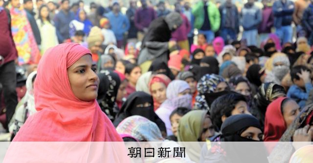 「寛容の国」で揺れるイスラム女性　映画「わたしの聖なるインド」 
 
インドのナレンドラ・モディ首相率いる与党、インド人民党は、国民の8割を占めるヒンドゥー教の文化によってインドを統合しようとする「ヒンドゥー至上主義」を掲げる。