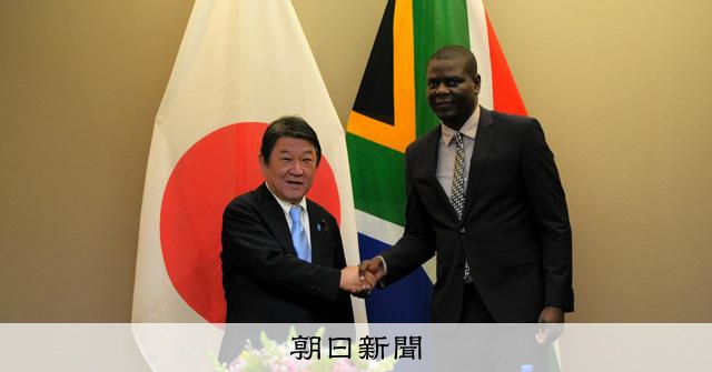 茂木外相、アフリカで資源外交「スピード感持つ」　中国の影響力念頭 
 
茂木敏充外相は5日、アフリカ4カ国の歴訪を終えた。グローバルサウス（新興・途上国）への影響力を拡大する中国を意識し、重要鉱物の豊富なアフリカの国々に経済安全保障分野での関係強化を呼びかけた。