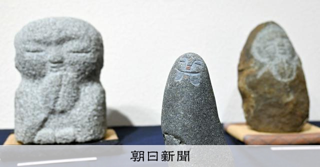 表情豊かな石のお地蔵さんがずらり 静岡で展示会 [静岡県]：朝日新聞