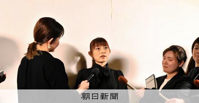 真矢さんお別れ会　LUNA SEAら追悼　「そこにやつはいる」 
 
2月に亡くなったロックバンド「LUNA SEA」のドラマー・真矢さん（享年56）の「お別れの会」が5月14日、都内であった。妻で元「モーニング娘。