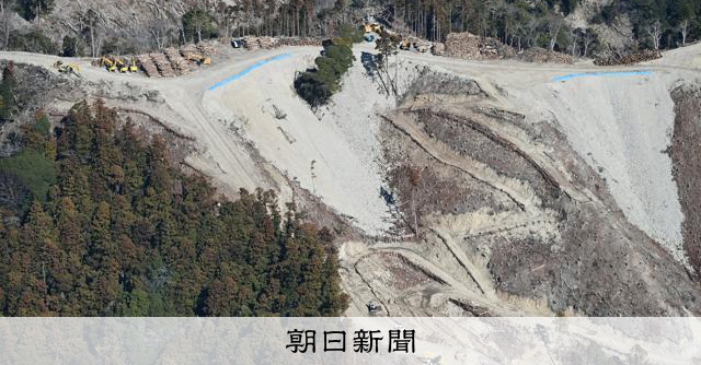 メガソーラーは許可制、千葉県が条例骨子案　県内全域が対象は全国初 
 
千葉県は22日、県内に大規模太陽光発電施設（メガソーラー）を設置するには県の許可が必要とする条例の骨子案を公表した。環境保全や地域との調和などに基準を設け、事業者が順守するよう義務づける。