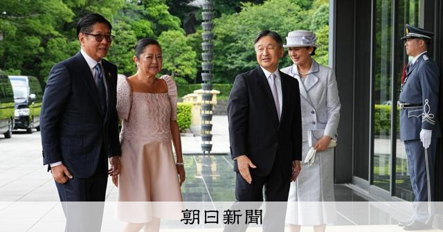 菲國總統夫婦訪日 獲日皇夫婦盛大歡迎 贈禮「哈囉哈囉」專用杯