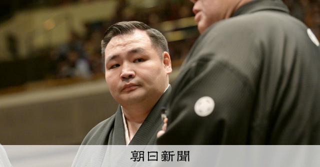 友と朝までウイニングイレブン　元横綱鶴竜も見守るクリロナの千秋楽