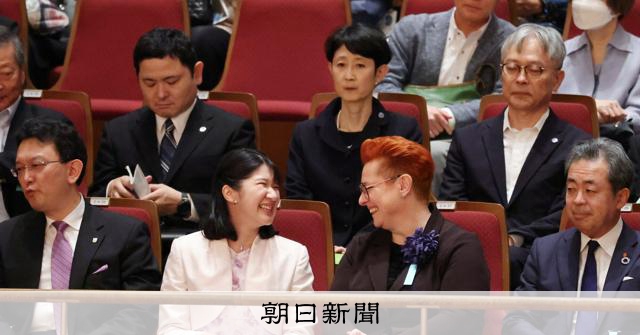 愛子さま、ウィーン少年合唱団の公演を鑑賞　「歌声の響」も披露 
 
天皇、皇后両陛下の長女愛子さまは8日、東京都豊島区の