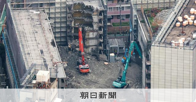 釜ケ崎の象徴「あいりん総合センター」の解体始まる　大阪市西成区 
 
2019年に閉鎖した大阪市西成