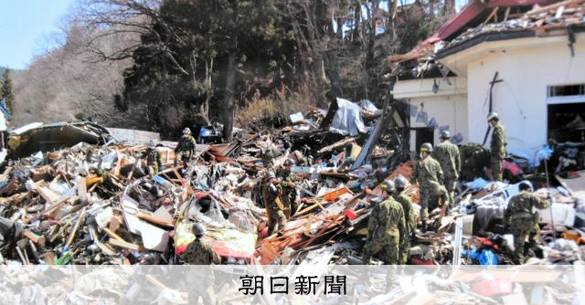 町にこだわり撮影、震災挟み65年 87歳アマチュア写真家が初個展 [岩手
