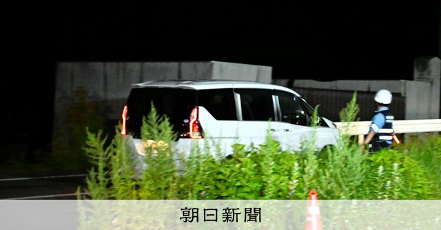 秋田市營住宅傳持刀對峙事件，警方凌晨逮捕一名30多歲男子