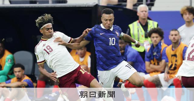 スペインがW杯準決勝でフランスに2-0勝利、4大会ぶり決勝進出