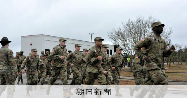 連載：世界最強の足元　米兵養成の現場から　空気一変、怒号と銃声の本格訓練　人生立て直しの先