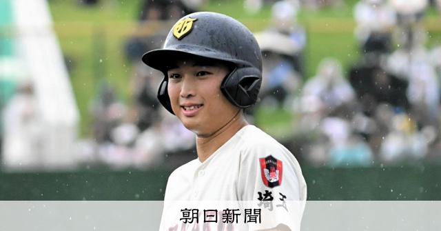 第95回全国高等学校野球選手権記念大会 浦和学院 記念皿 浦和学院・蜂巣主将が最後にみせた背中 九回に代打で意地の中前安打