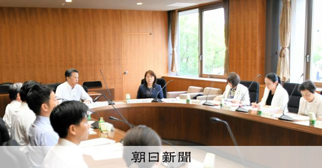 福岡県議会改革PT、海外視察の基準を議論　蔵内議長の転倒報告も