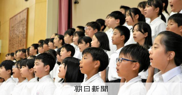 長崎原爆81週年：高校生築人鏈、小學紀念儀式900回，傳承「和平遺構」