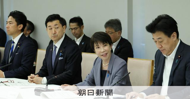 朝日新聞の記事「熊本地震の「復旧復興本部」が初会合 中長期的な支援体制づくりへ」の見出し画像